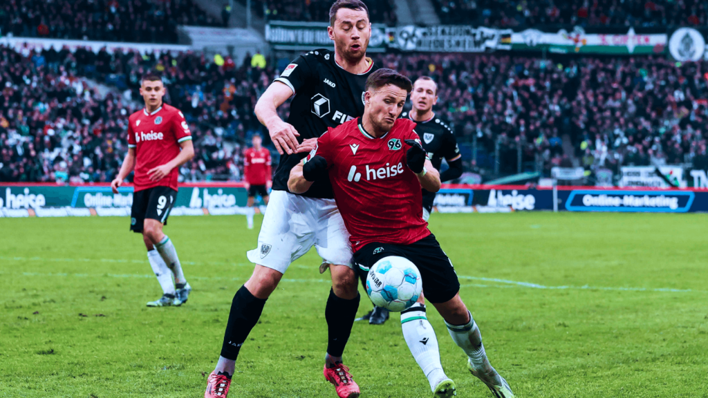 Key Qualities for Centre Backs – Building the Defensive Wall