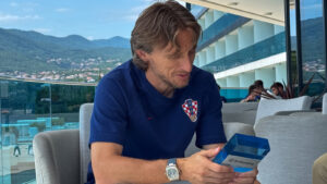 Luka Modrić Recebe o Prêmio Lenda dos Fundadores da Sofascore: Uma Homenagem a um Ícone Atemporal