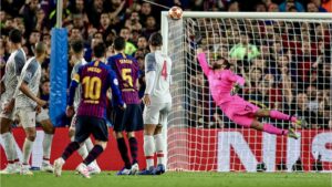 Padroneggiare i Calci di Punizione: Tecniche per Segnare più Gol