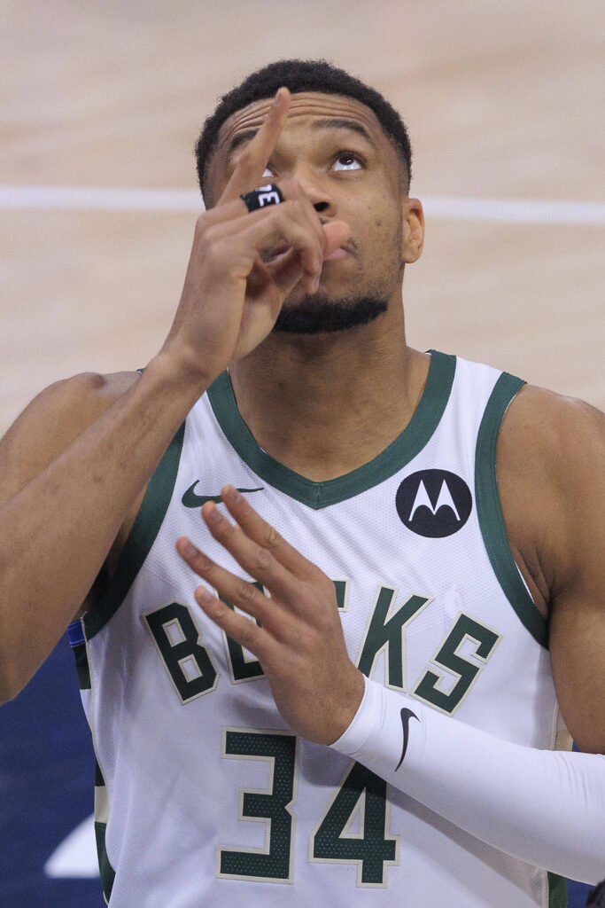Giannis Antetokounmpo, Bucks