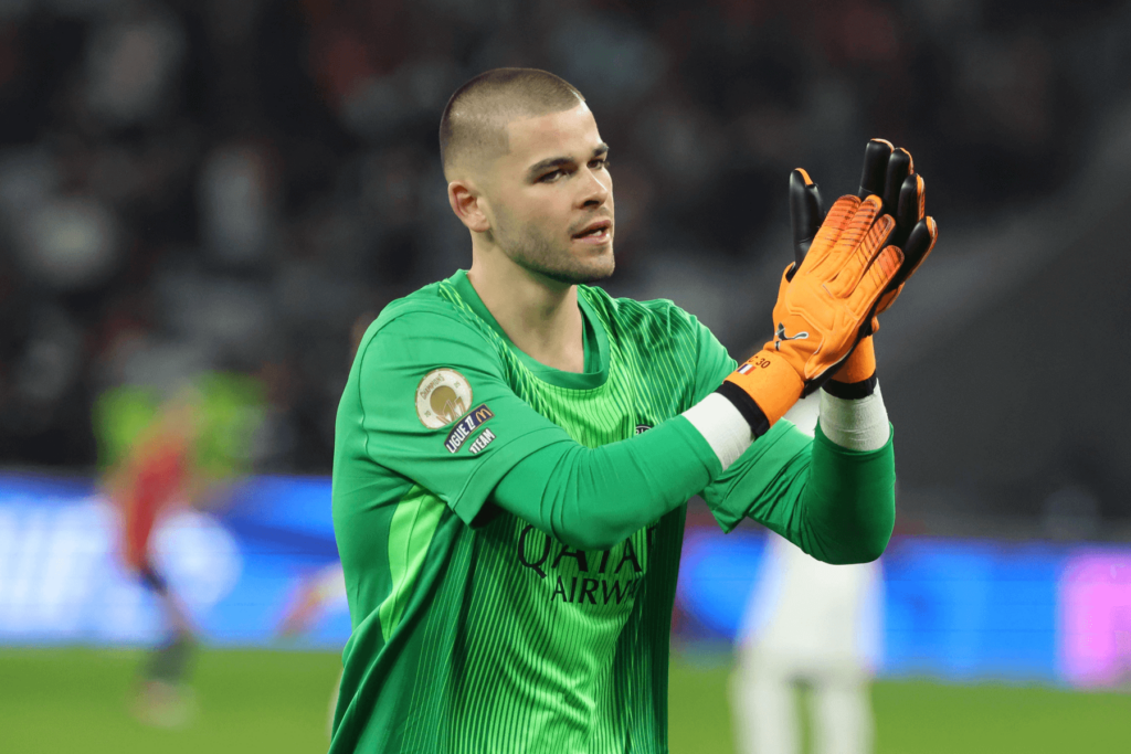 Lucas Chevalier
PSG
